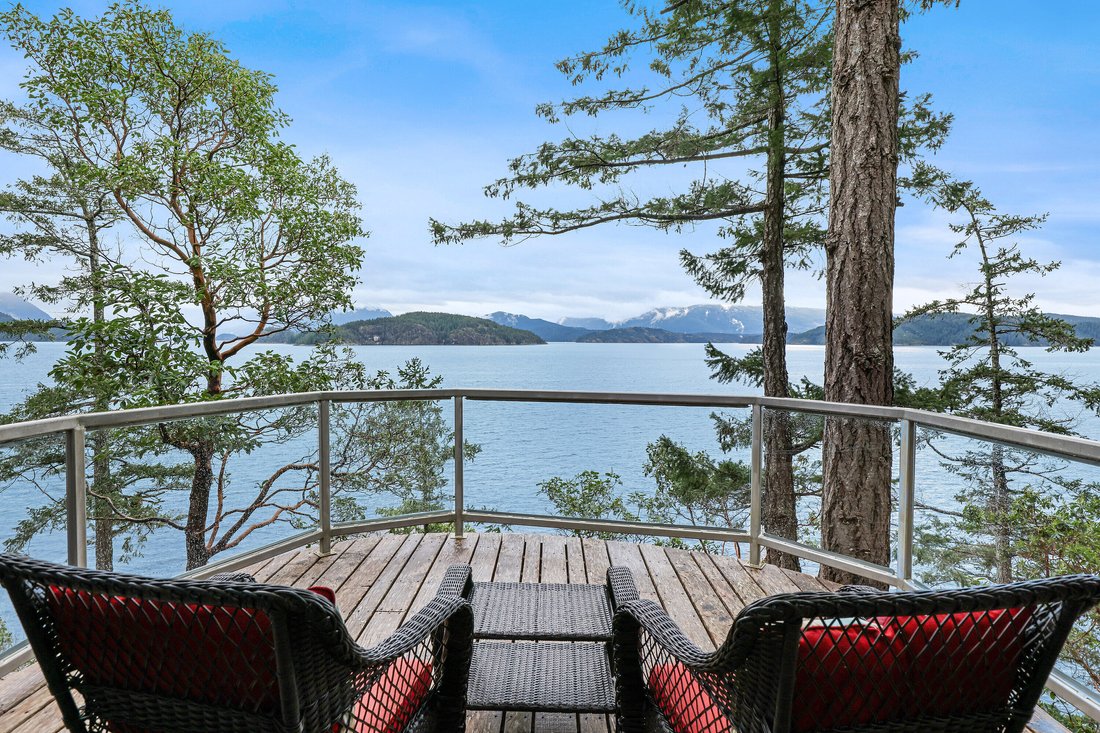 House in Squirrel Cove, British Columbia, Canada 1 - 17550998