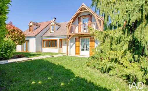 House in Est Sud, Claye-Souilly, France 1
