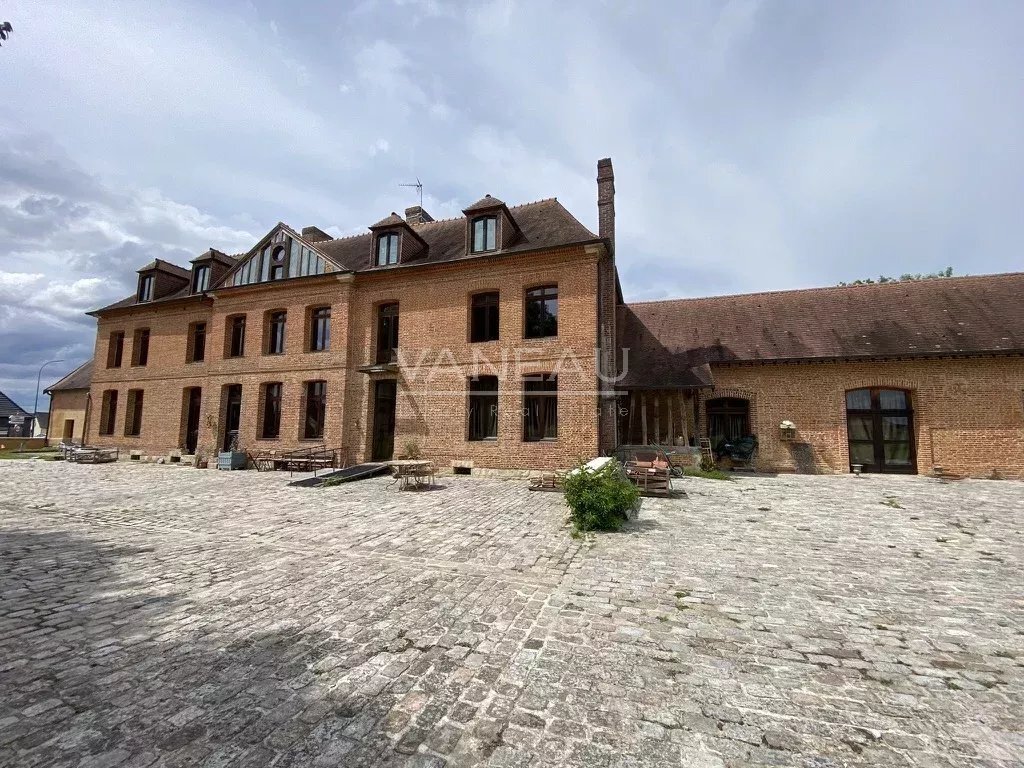 Estate in Châtellerault, Nouvelle-Aquitaine, France 4 - 17550312