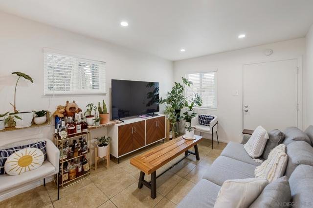San Diego, California, United States 2 - 17554025