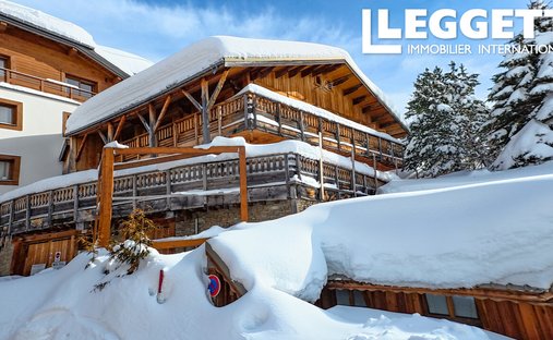 Chalet in Alpe d'Huez, Auvergne-Rhône-Alpes, France 1