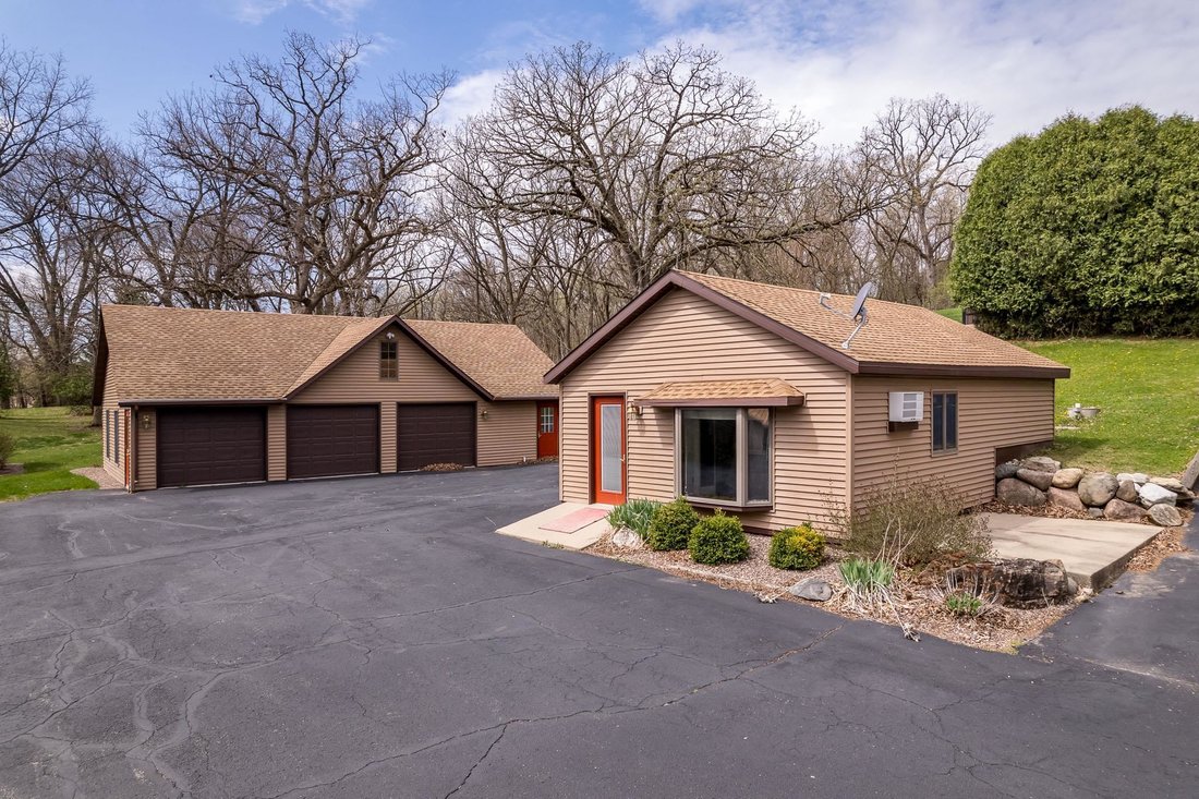 House in Whitewater, Wisconsin, United States 2 - 17549140