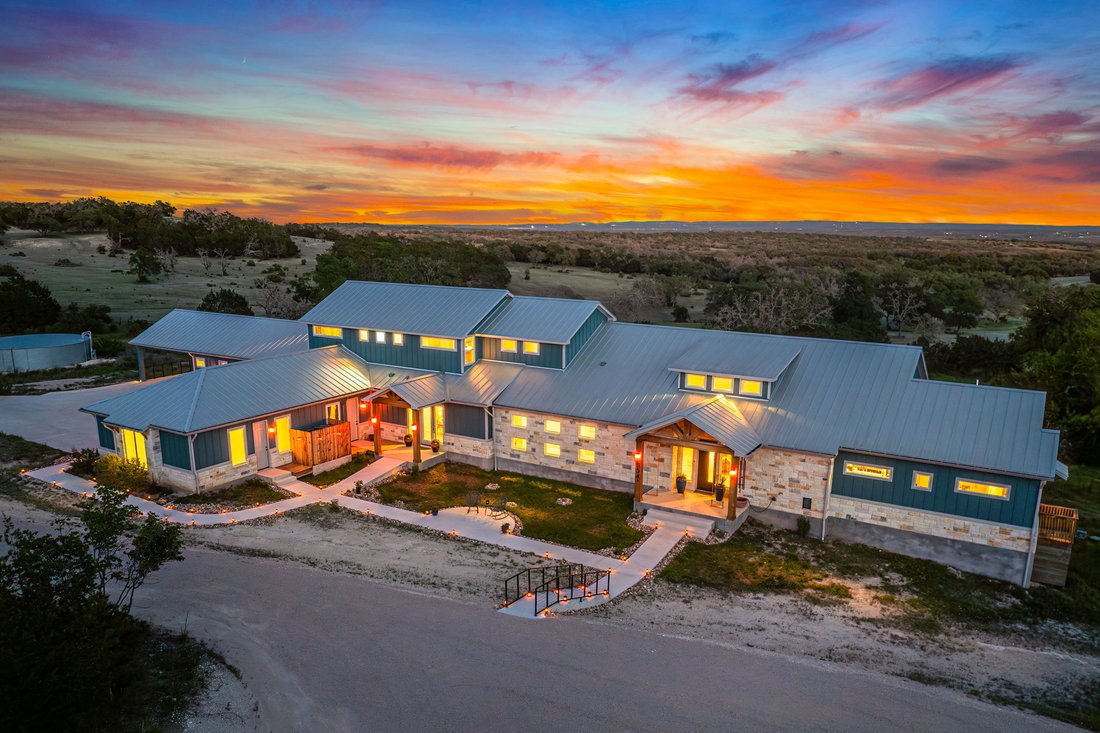 House in Fredericksburg, Texas, United States 3 - 16200001