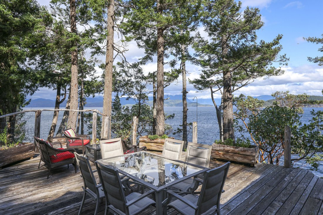 House in Squirrel Cove, British Columbia, Canada 2 - 17550998