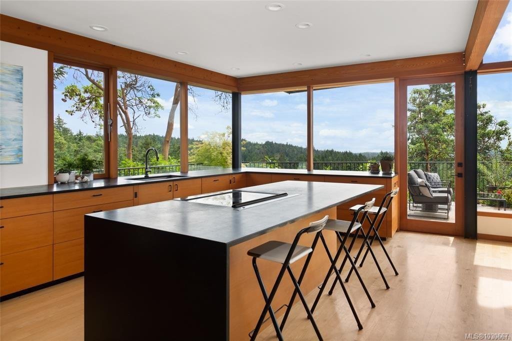 House in Saltspring Island, British Columbia, Canada 4 - 17552993