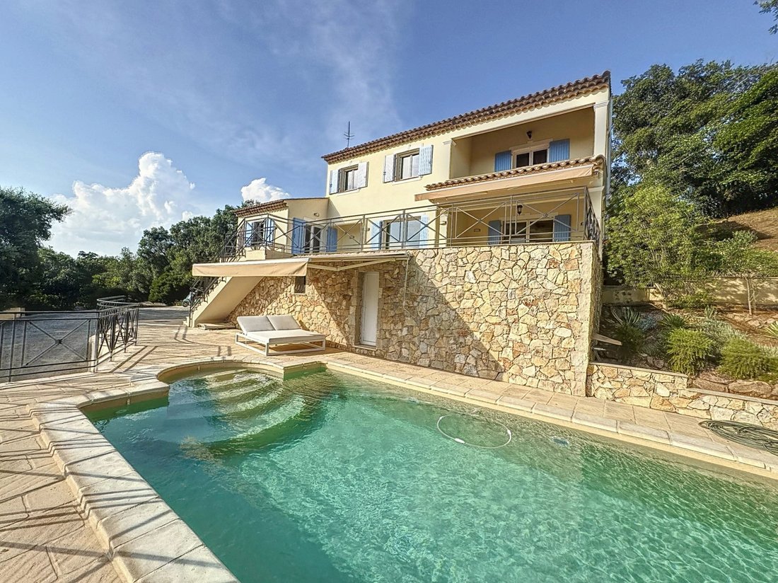 Villa in Les Adrets-de-l'Estérel, Provence-Alpes-Côte d'Azur, France 1 - 15936010