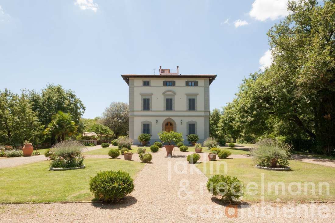 Estate in Stadium - Piazza della Repubblica, Montevarchi, Italy 2 - 11425612
