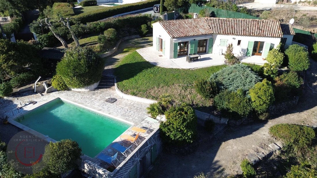 Villa in Les Adrets-de-l'Estérel, Provence-Alpes-Côte d'Azur, France 1 - 16945160
