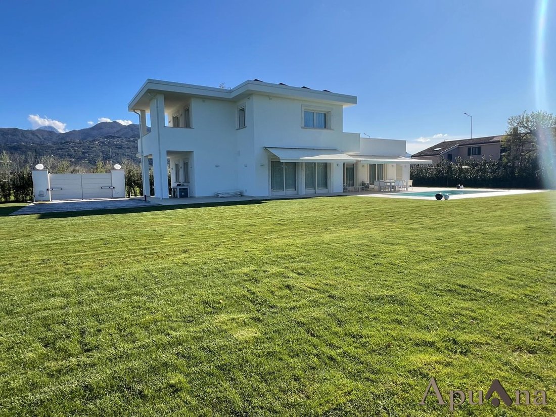 Villa in Pietrasanta, Tuscany, Italy 1 - 17552152