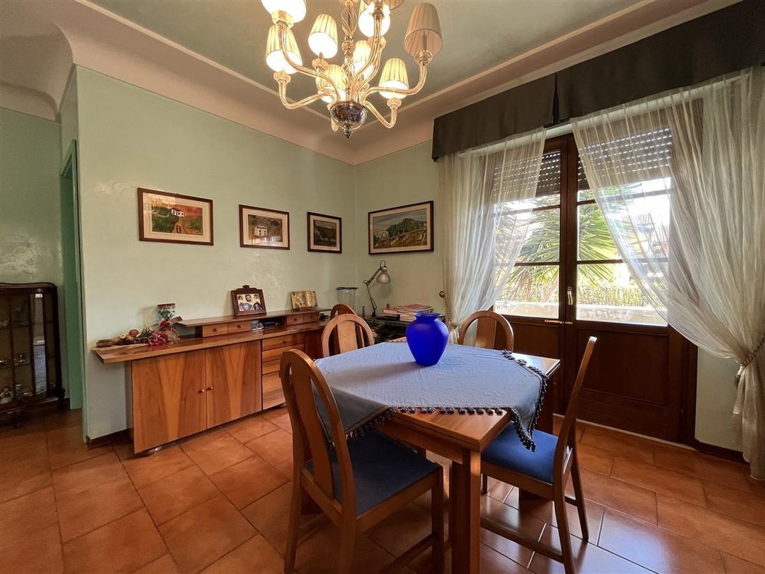 Villa in Ronchi, Massa, Italy 5 - 17552236