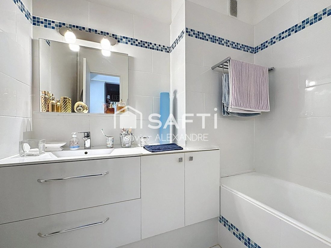 Apartment in Bois de Boulogne, Paris 16e Arrondissement, Paris 5 - 17551200
