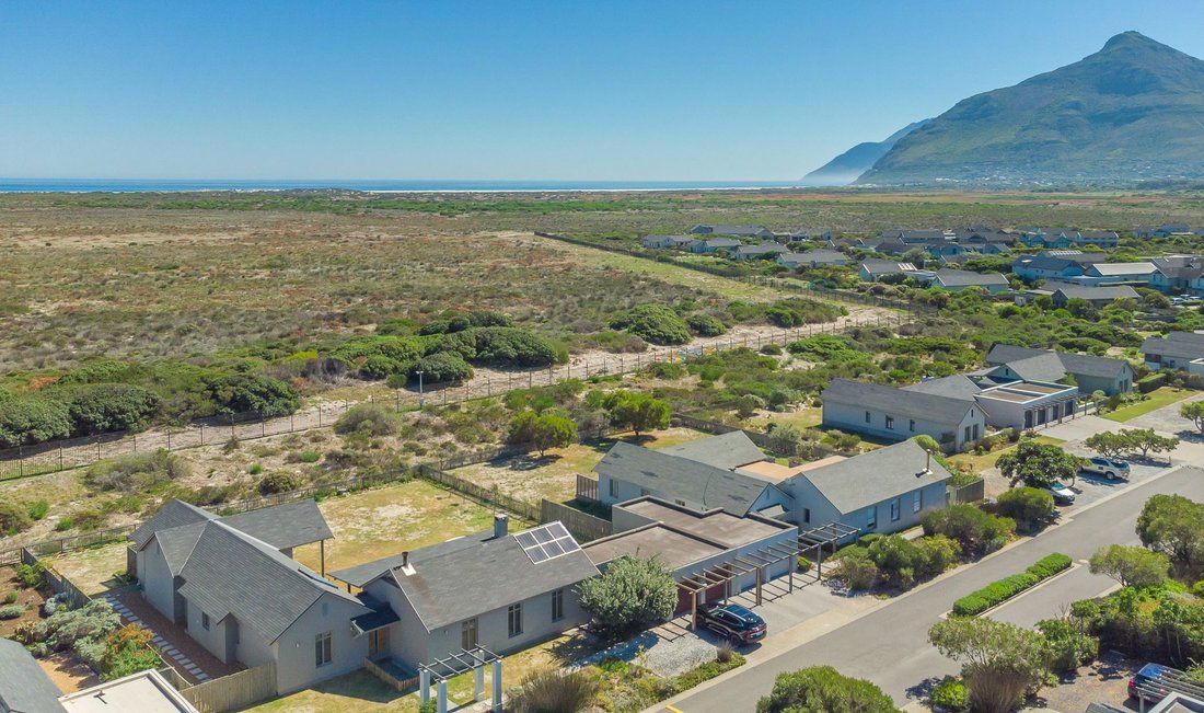 House in Noordhoek, South Peninsula, Cape Town 2 - 17553077