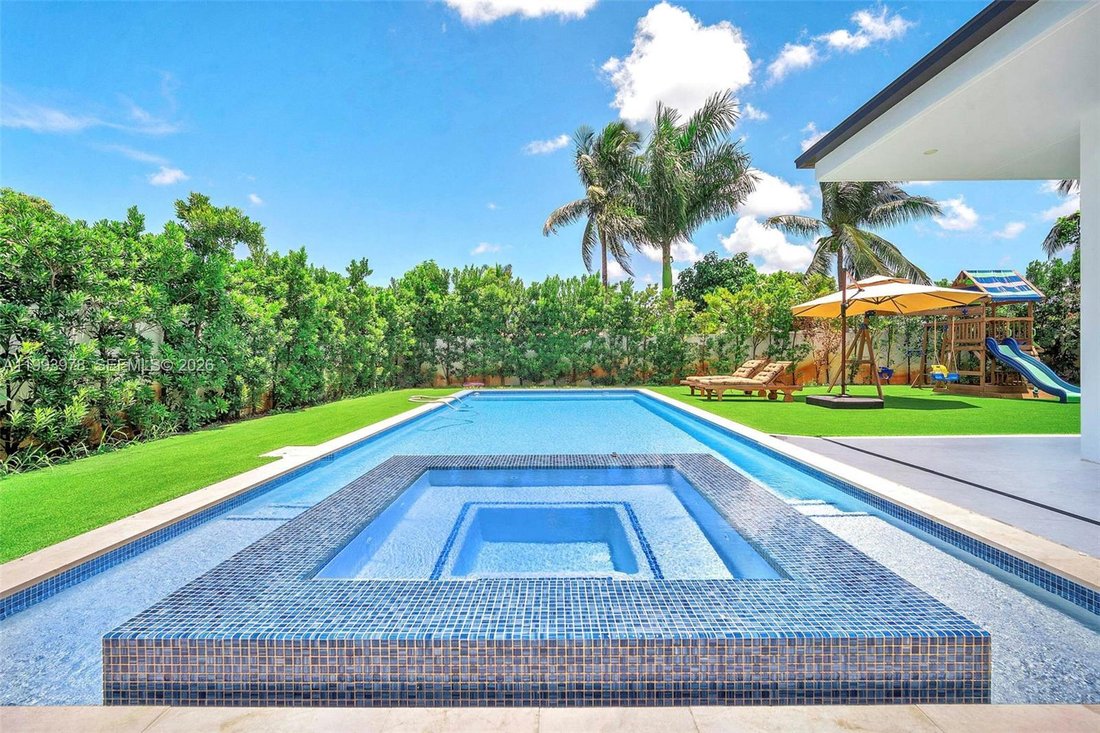 House in Miami, Florida, United States 5 - 17552497