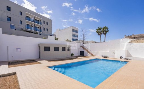 Wohnung in Mao, Balearische Inseln, Spanien 1