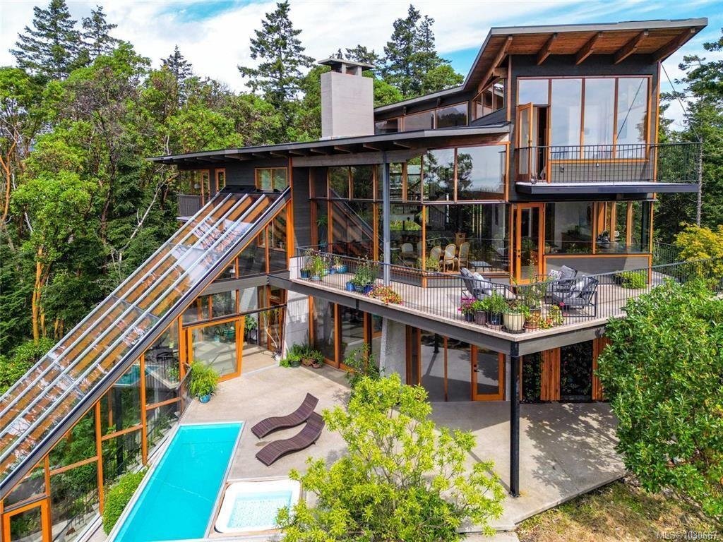 House in Saltspring Island, British Columbia, Canada 1 - 17552993