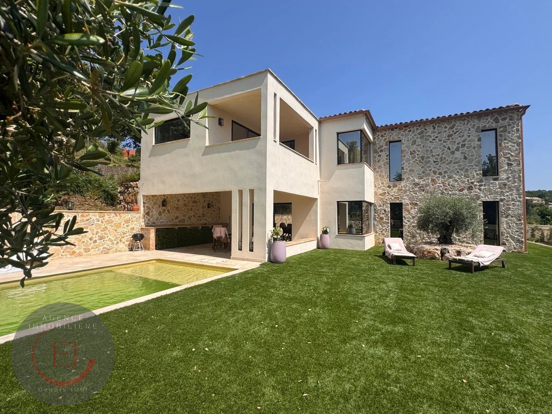 Villa in Les Adrets-de-l'Estérel, Provence-Alpes-Côte d'Azur, France 1 - 16127967