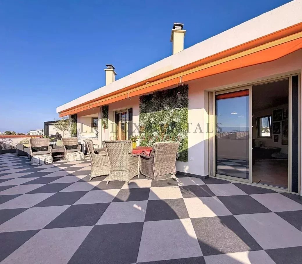 Apartment in Antibes, Provence-Alpes-Côte d'Azur, France 1 - 17549966