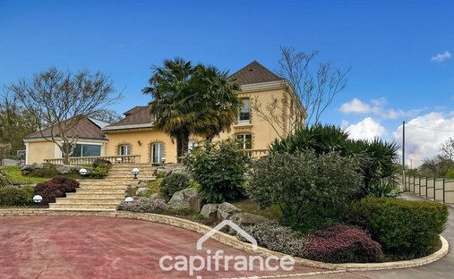 House in Aigné, Pays de la Loire, France 1