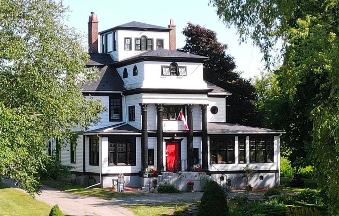 House in Little Bras D'or, Nova Scotia, Canada 1 - 17551664