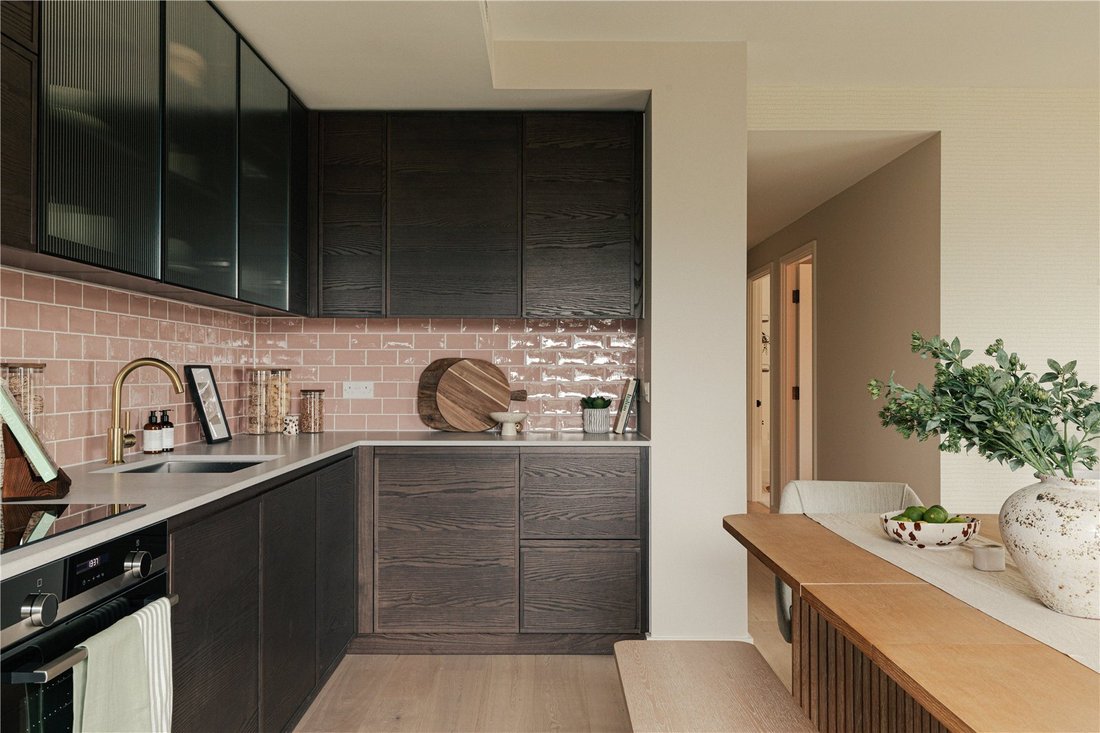 Apartment in Victoria Docks, Newham, England 2 - 15899112