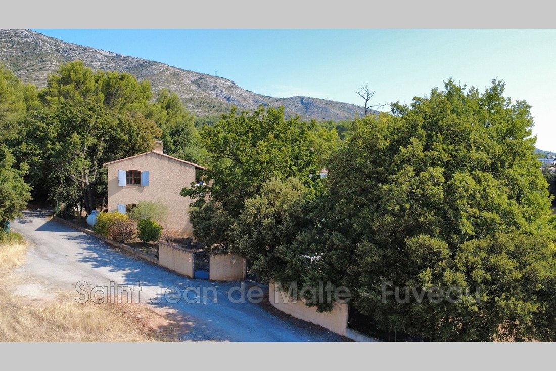 Villa in Puyloubier, Provence-Alpes-Côte d'Azur, France 3 - 17548837