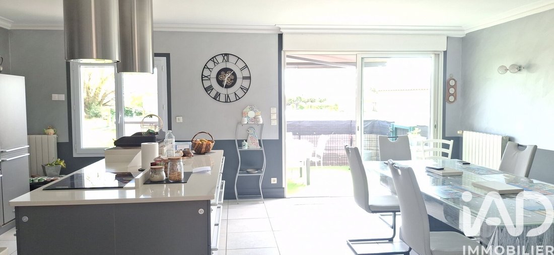 House in Yves, Nouvelle-Aquitaine, France 4 - 17459933