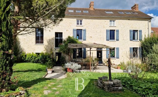 House in Oinville-sur-Montcient, Ile-de-France, France 1