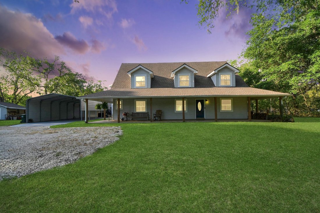House in Damon, Texas, United States 1 - 17552138