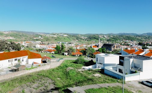Land in Batalha, Leiria, Portugal 1