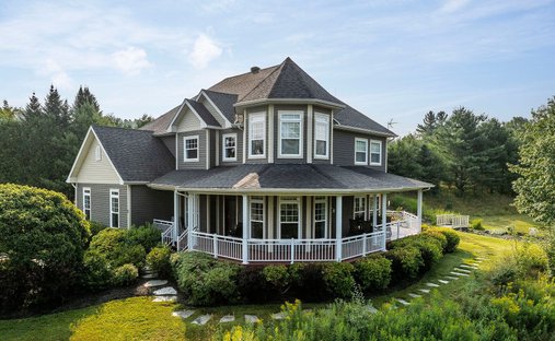 House in Magog, Quebec, Canada 1