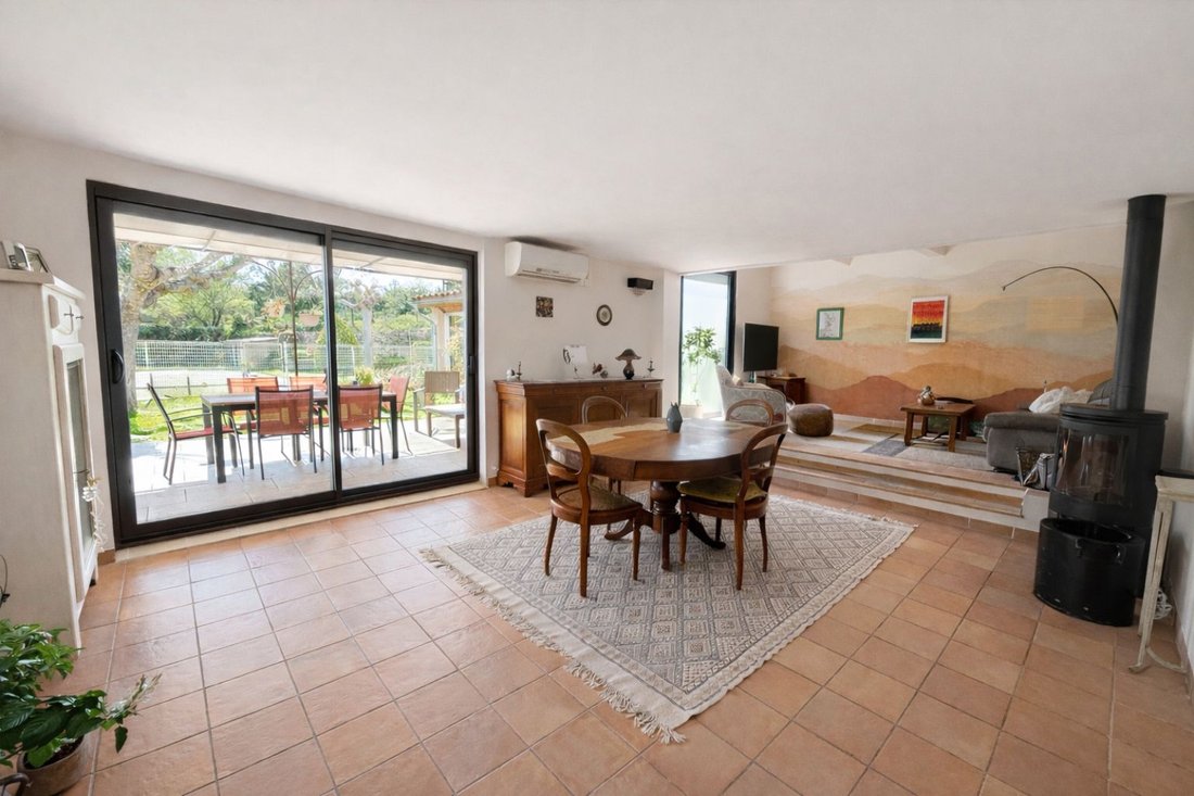 Villa in Granettes-Jauberte-Sainte Anne, Aix-en-Provence, France 2 - 17552434