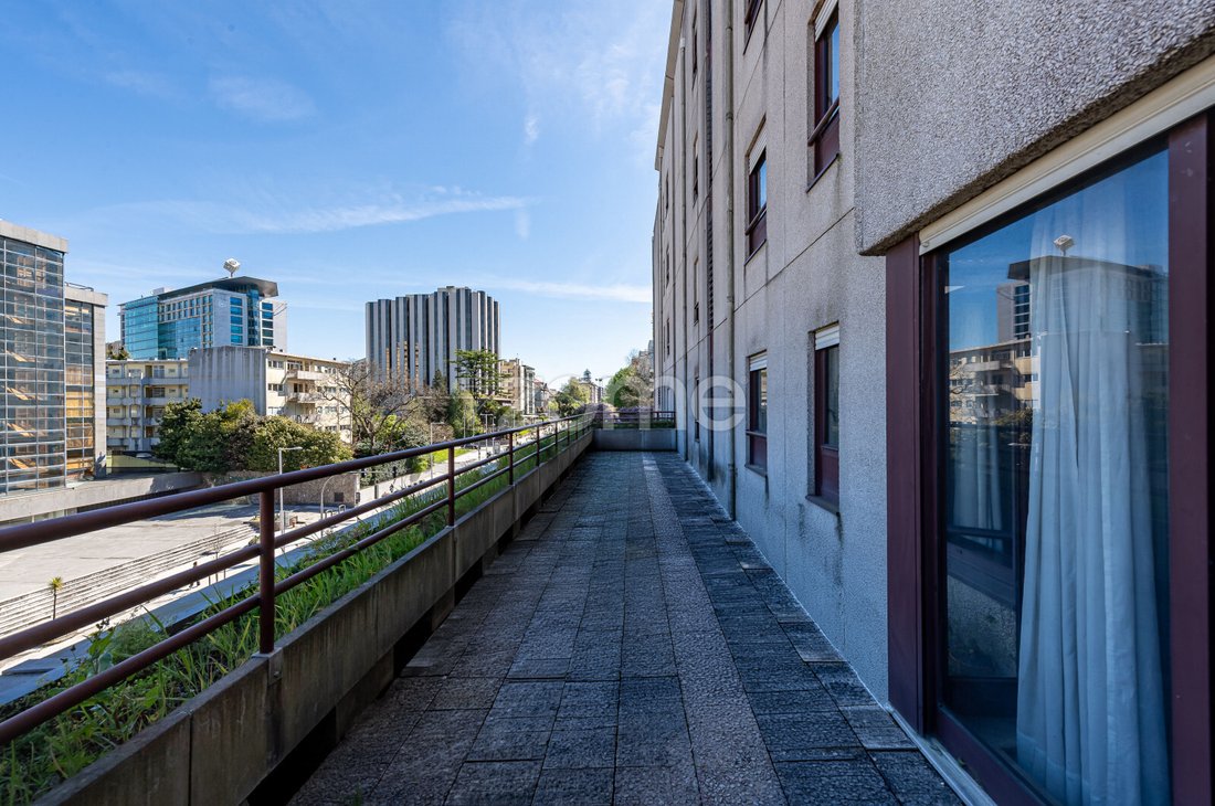 Apartment in Lordelo do Ouro e Massarelos, Porto District, Portugal 3 - 17553651
