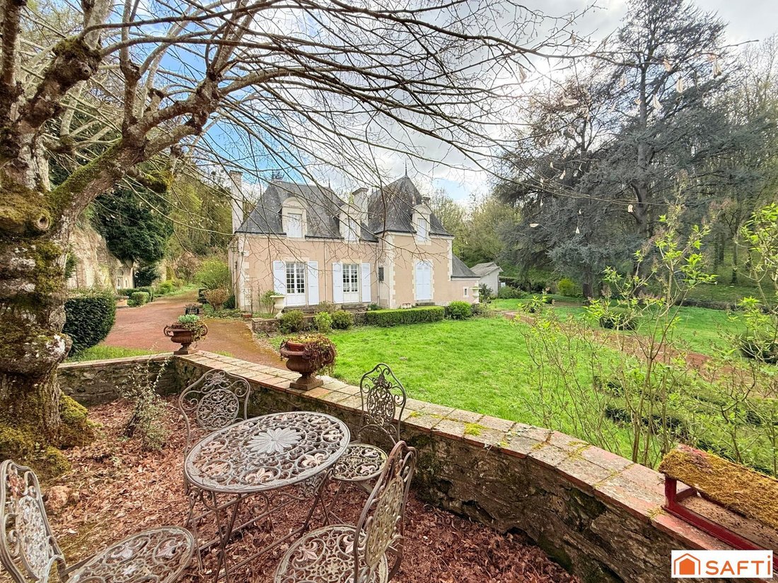 House in La Chartre-sur-le-Loir, Pays de la Loire, France 1 - 17551159
