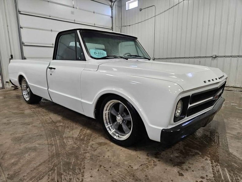 Pickup in Glendale, United States 4 - 17555077