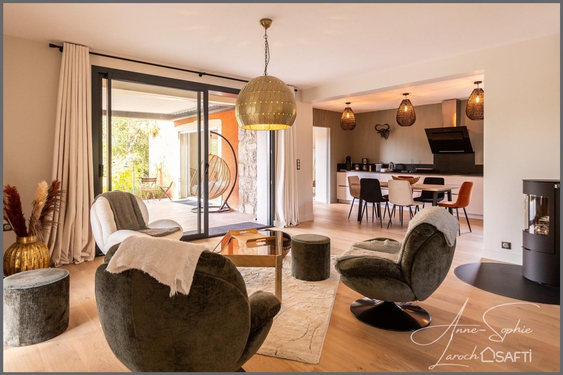House in Ruoms, Auvergne-Rhône-Alpes, France 1 - 17551167