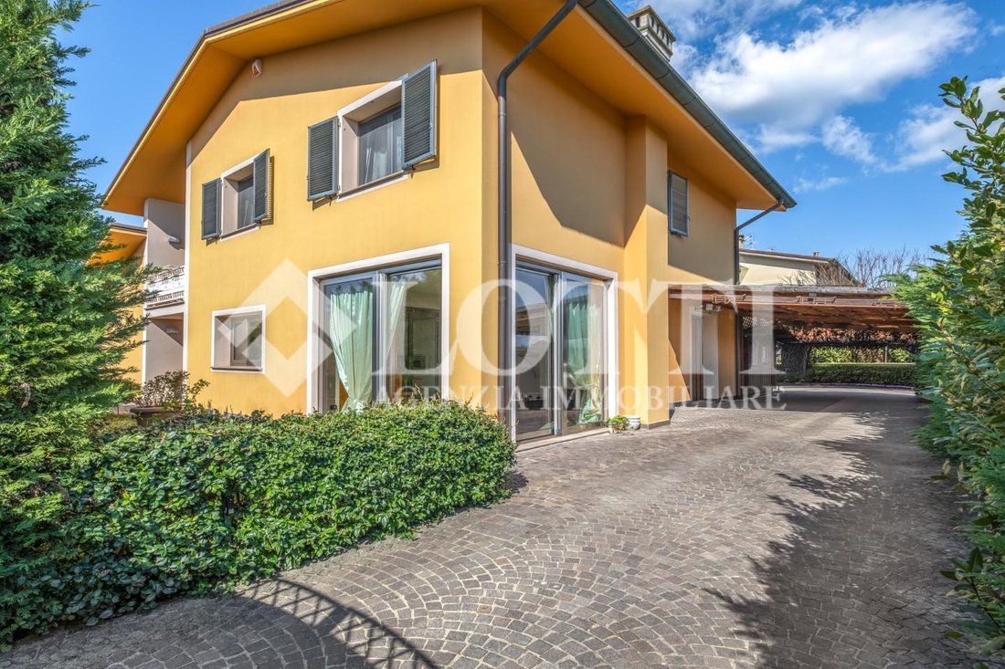 Villa in Calcinaia, Tuscany, Italy 2 - 17552173
