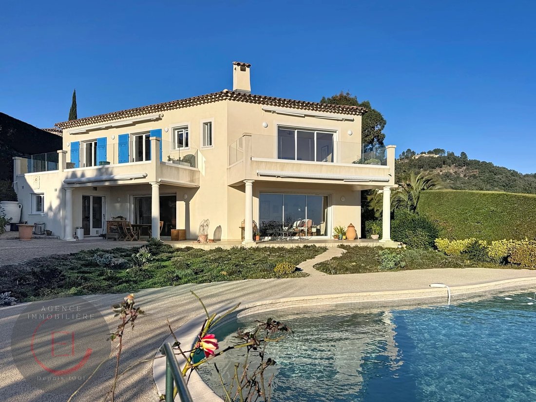 Villa in Les Adrets-de-l'Estérel, Provence-Alpes-Côte d'Azur, France 1 - 16898083