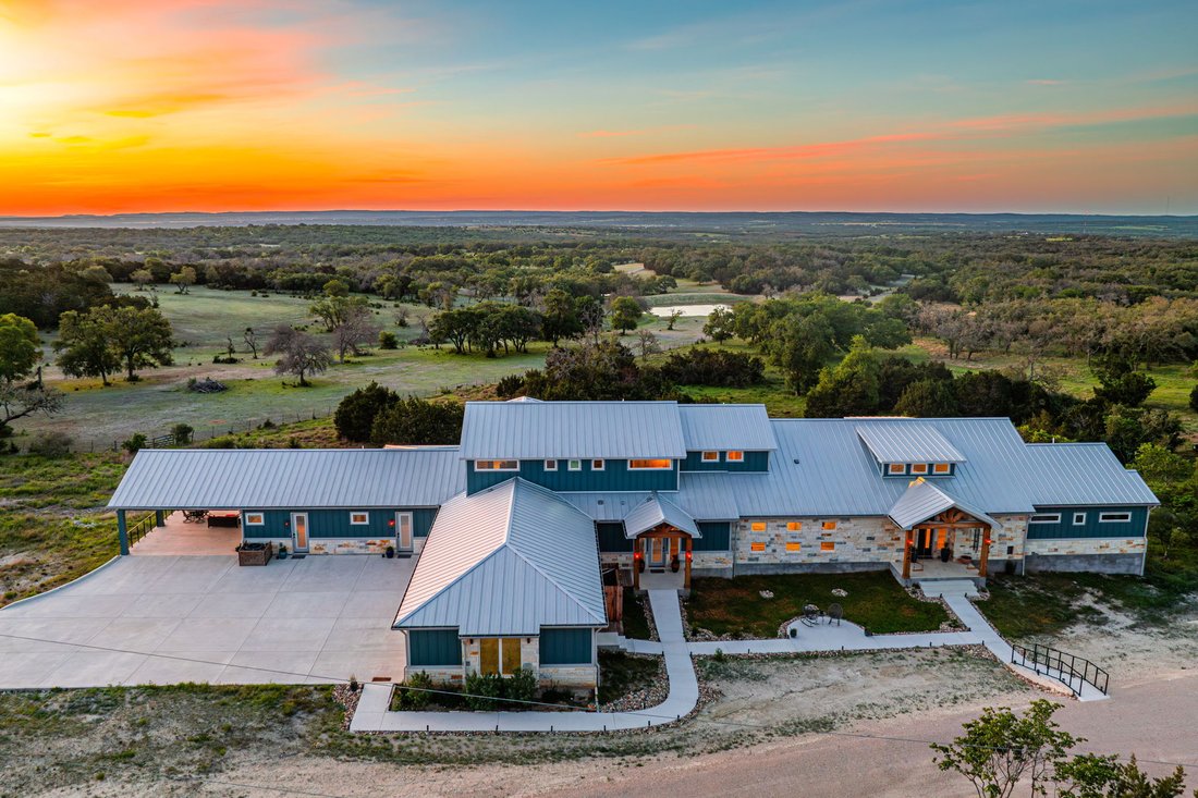 House in Fredericksburg, Texas, United States 4 - 16200001