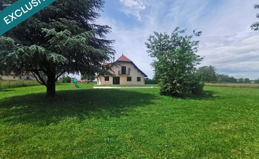 Haus in Les Abrets, Les Abrets en Dauphiné, Frankreich 1
