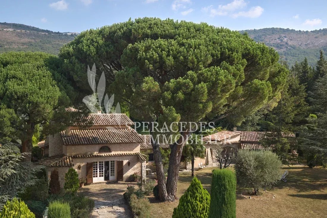 Villa in Saint-Vallier-de-Thiey, Provence-Alpes-Côte d'Azur, France 1 - 14671012