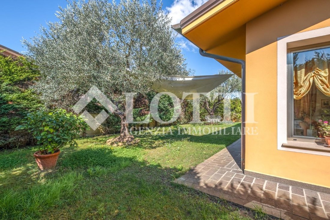 Villa in Calcinaia, Tuscany, Italy 4 - 17552173