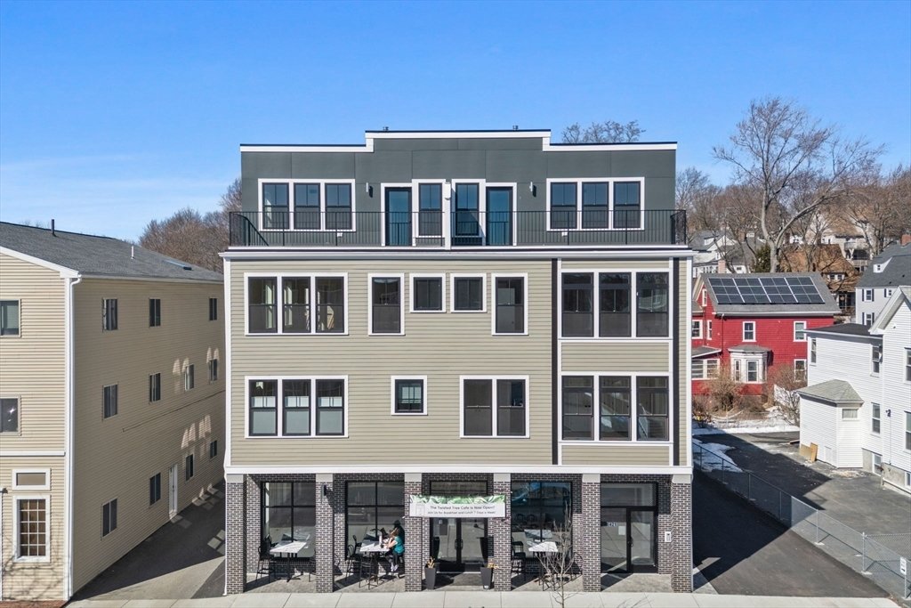 Condo in Medford, Massachusetts, United States 2 - 17549779