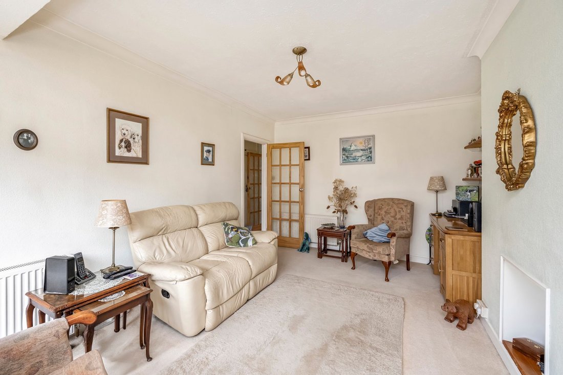 Bungalow in Patcham, England 5 - 17549740