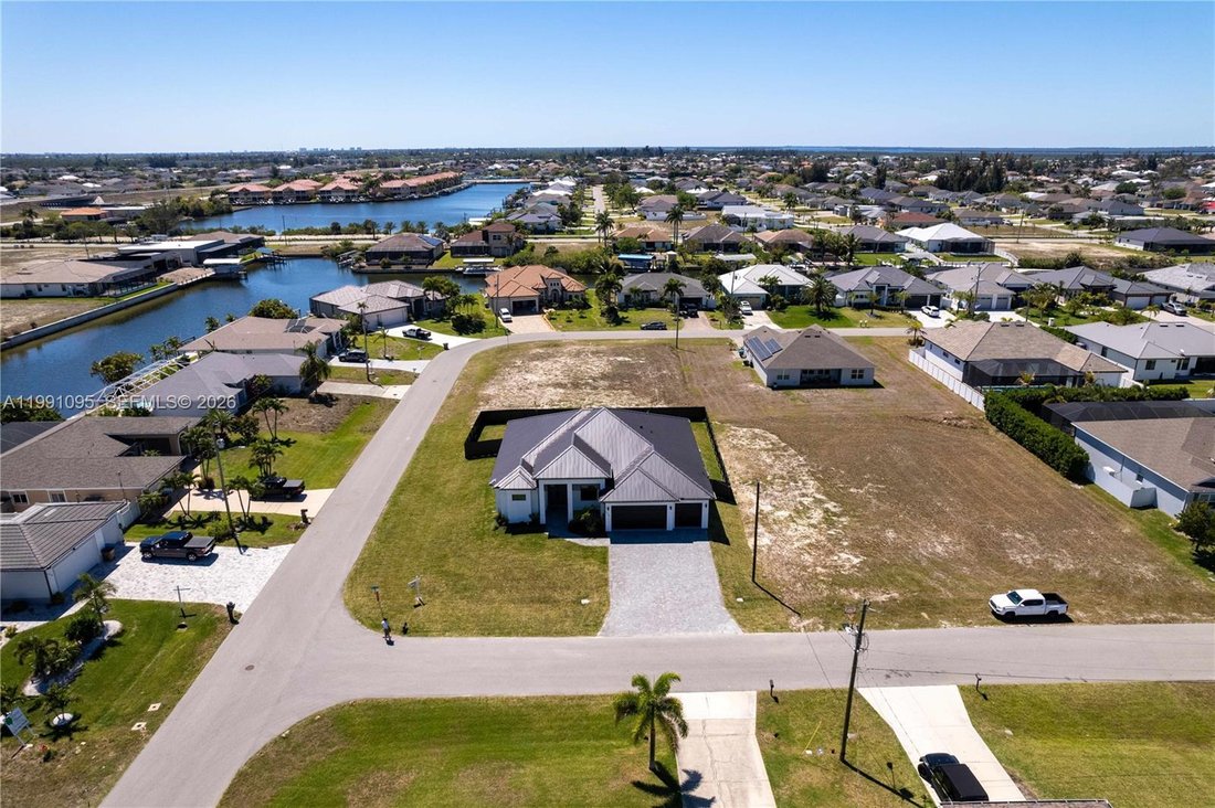 House in Cape Coral, Florida, United States 5 - 17552487