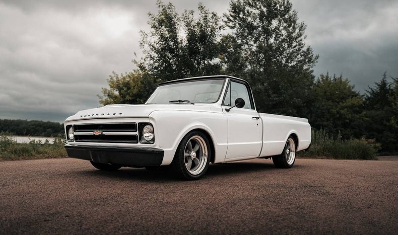 Pickup in Glendale, United States 1 - 17555077