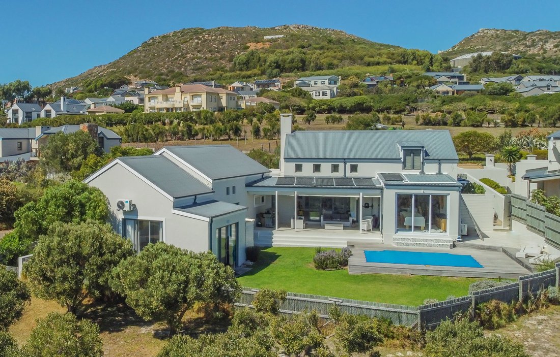 House in Fish Hoek, South Peninsula, Cape Town 2 - 17497261