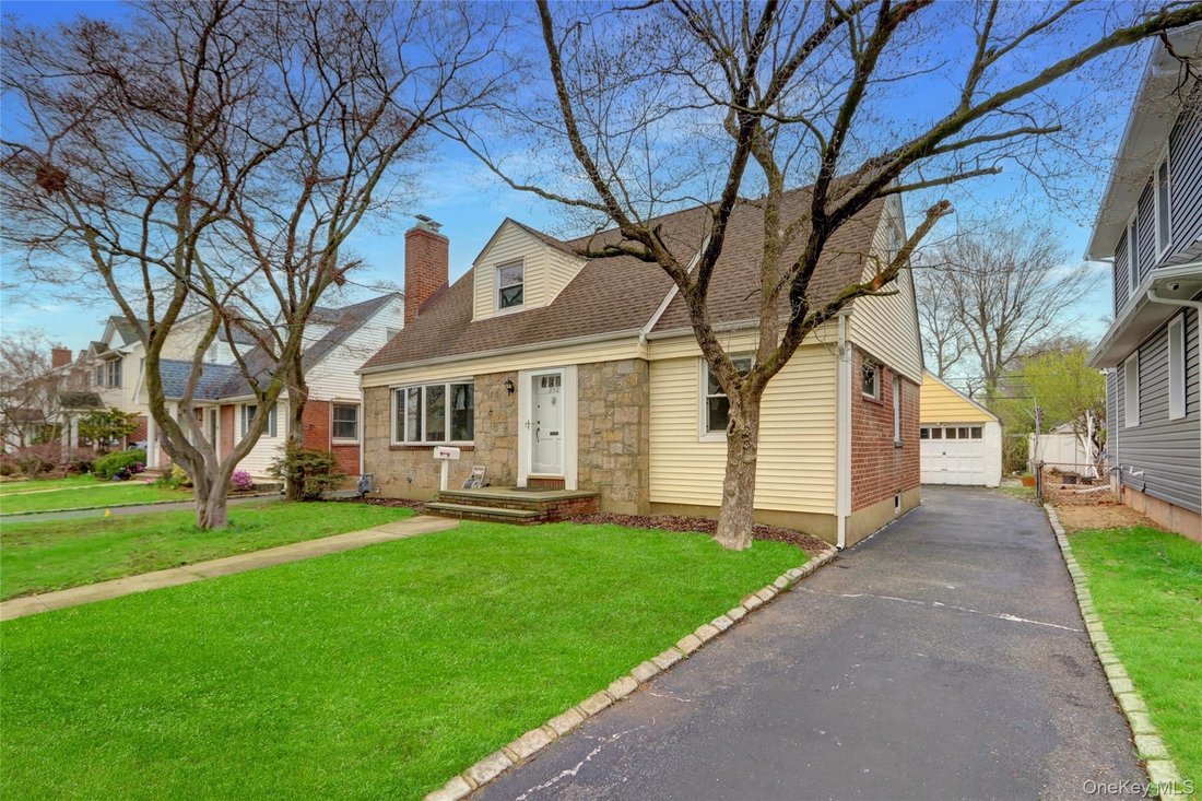 House in New Hyde Park, New York, United States 2 - 17553892
