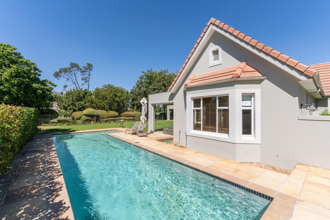 House in Boschenmeer Golf Estate, Western Cape, South Africa 1 - 17553194