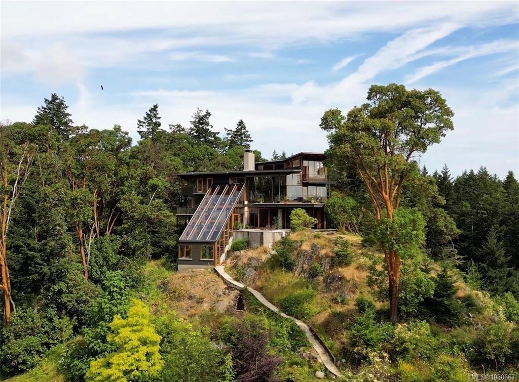 House in Saltspring Island, British Columbia, Canada 2 - 17552993