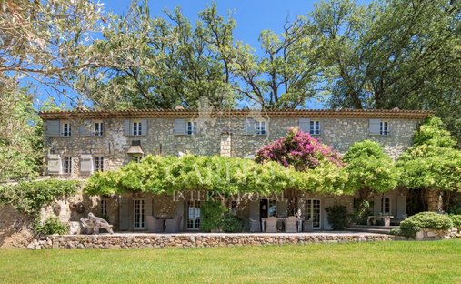 Country House in Châteauneuf-Grasse, Provence-Alpes-Côte d'Azur, France 1